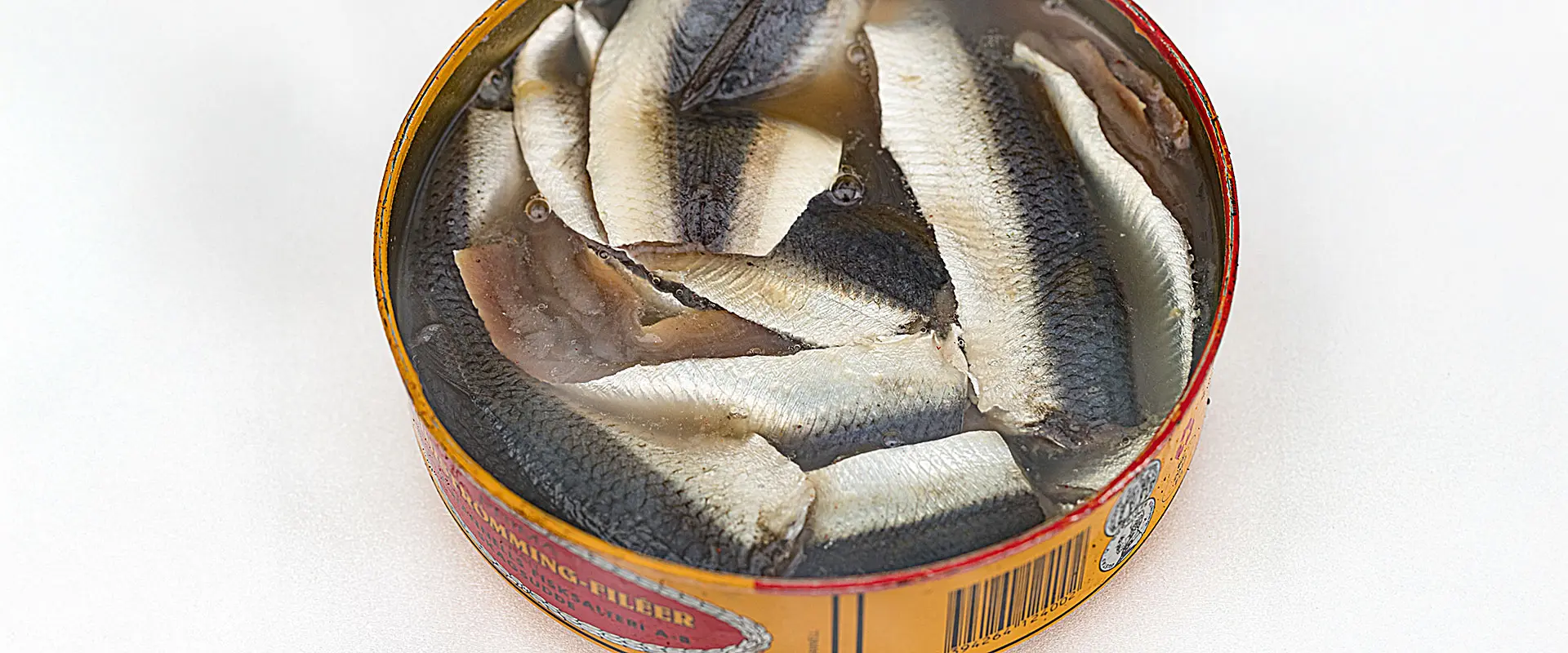 シュールストレミングはなぜ臭い？なんのために誰が食べるの？