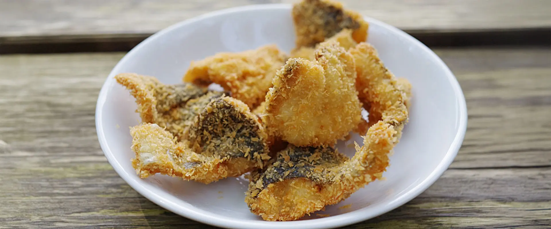 ニジマスのフライ